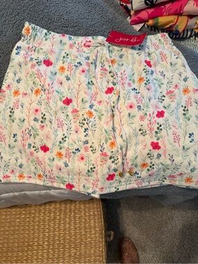 White Floral Drawstring Women’s Shorts